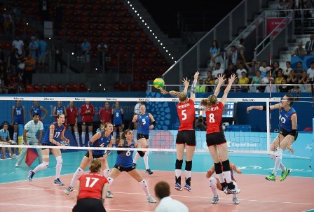 Qadın voleybolçularımız Türkiyəyə uduzdular 