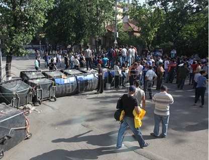 Yerevanda aclıq aksiyası başladı 