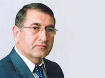 “İnsanlar bələdiyyələrdə işləmək istəmirlər” – Tahir Rzayev