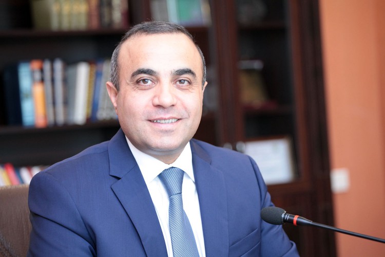 Tarixi imzanın səkkiz nişanəsi