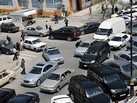 Bakıda nəqliyyat sıxlığını aradan qaldırmaq üçün müzakirə olunan təkliflər