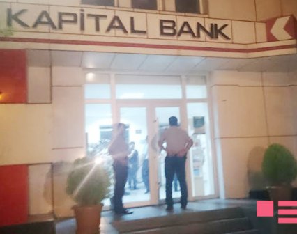 "Kapital Bank"ın Abşeron filialına basqın edildi, mühafizəçi yaralandı