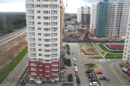 Ata qızını və onun itini pəncərədən tulladı