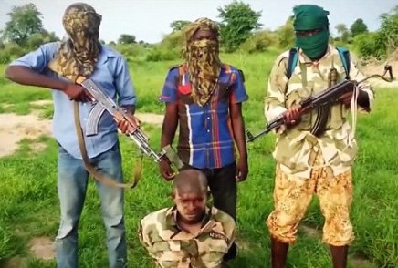 “Boko Xaram” yaraqlıları əsirləri İŞİD kimi öldürür