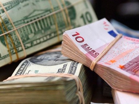 Dollar bahalaşdı, avro ucuzlaşdı