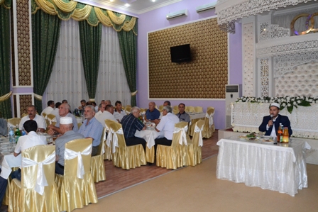 Şəhid ailələri, əlillər, imkansız ailələr üçün iftar süfrələri açılıb