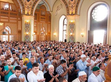 Azərbaycanda məscidlərdə bayram namazı qılınıb