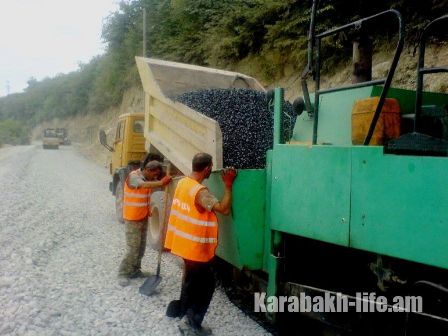 Ermənilər Qarabağa gedən ikinci yolu asfaltlayırlar - FOTOLAR