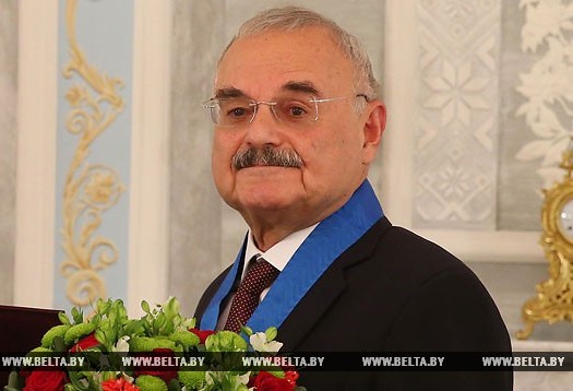 Lukaşenko Artur Rasizadəyə orden verdi