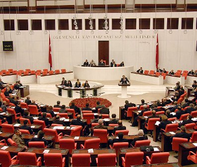 Türkiyə parlamentinin təcili növbədənkənar iclası çağırıldı 