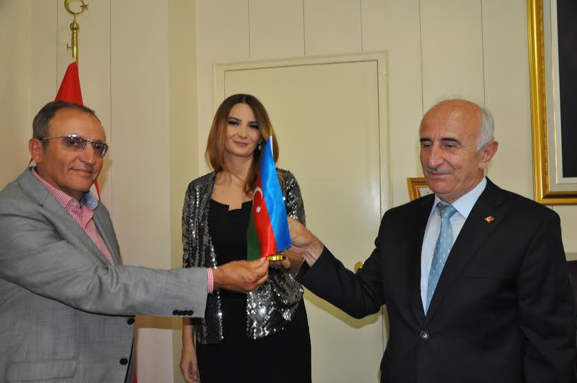 Deputat Bayburt valisi ilə Xocalı soyqırımını müzakirə edib - FOTO