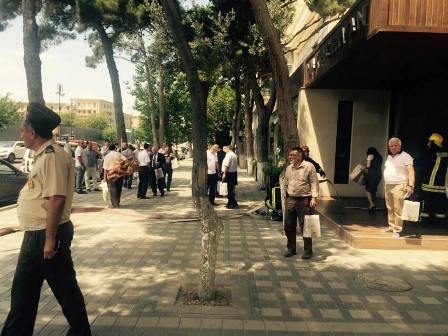 Bakıdakı məşhur restoranda yanğın baş verdi - FOTOLAR