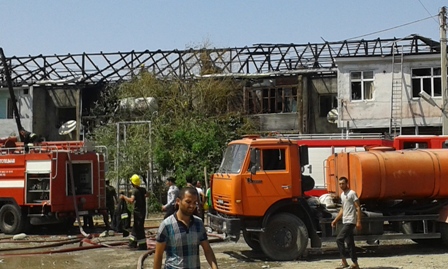 Ucarda yanğın 14 mənzili külə döndərdi