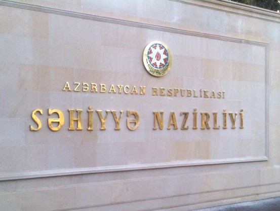 İnsan ölümündə ittiham olunan həkimlə bağlı rəsmi açıqlama 