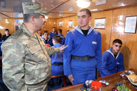 Azərbaycanın müdafiə naziri Moskvaya səfərə gedib