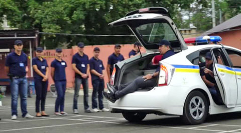 Saakaşvili polis avtomobilinin yük hissəsində olub - VİDEO