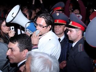  Yerevanda ara qarışdı: Polislə aksiyaçılar arasında insident olub  