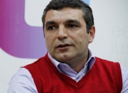 “Mərkəzi Bank bəsit açıqlamalarla ajiotajı aradan qaldıra bilməyəcək”