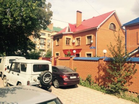 OMON Abbas Abbasova qarşı çıxan diaspor liderinin ofisinə basqın etdi, axtarış gedir