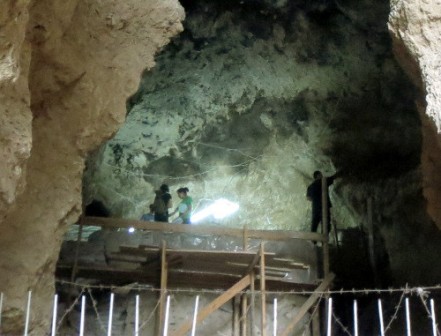 Əcnəbi arxeoloqlar Azıx mağarasında qazıntı aparır – FOTOLAR 