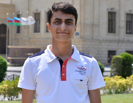 700 bal toplayan Nihad Abbasov: “Arzum BANM-də seçilən tələbələrdən biri  olmaqdır”