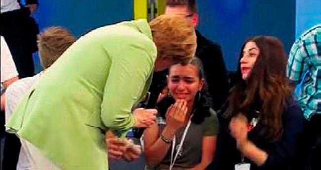  Angela Merkel fələstinli qızı sevindirdi    