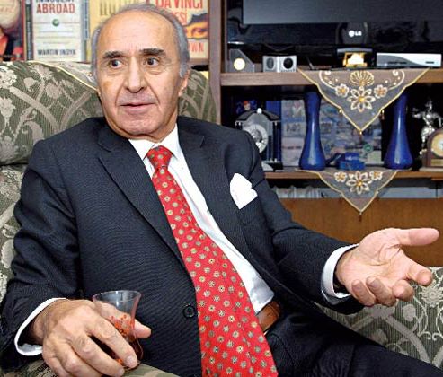 Hikmət Çətin: “AKP Türkiyənin gələcəyi naminə CHP ilə koalisiya qurmalıdır”