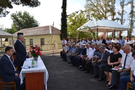 İcra başçısı təklif və şikayətləri nəzarətə götürdü