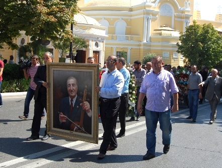 Habil Əliyevlə vida mərasimi keçirilib