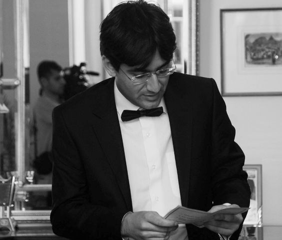 “Amerika ilə Azərbaycanı müqayisə etməzdim” - Azərbaycanlı dinşünasın ABŞ-da dərs deyən bəstəkar oğlu ilə MÜSAHİBƏ 
