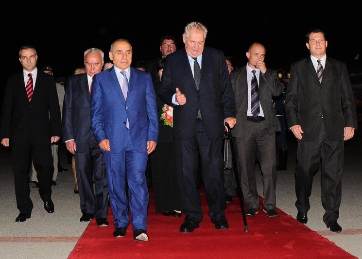 Çexiya prezidenti Bakıya gəldi