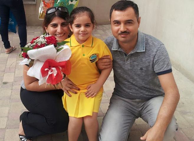 Övladları birinci sinfə gedən bu jurnalistlər SEVİNDİLƏR - FOTOLAR