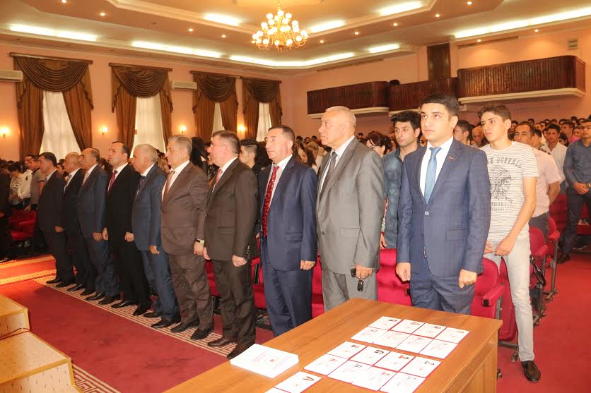 Rektor birinci kurs tələbələri ilə görüşüb - FOTOLAR