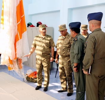 Zakir Həsənov hərbi pilotların hazırlığı mərkəzinin açılışında - FOTO