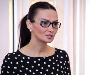 Qənirə Paşayevanın namizədliyi qeydə alındı