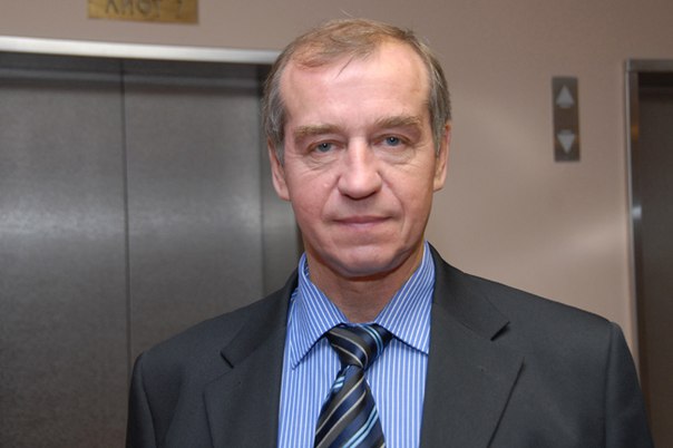 Kommunistlər Putinin partiyasını hakimiyyətdən devirdilər