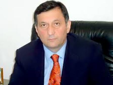 AMİP sədrinə teleqramdan sonra imza vərəqələri verildi