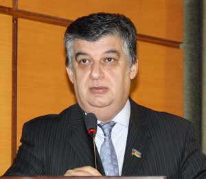 “Kiçik və orta sahibkarları acgöz məmurlar boğurlar” 