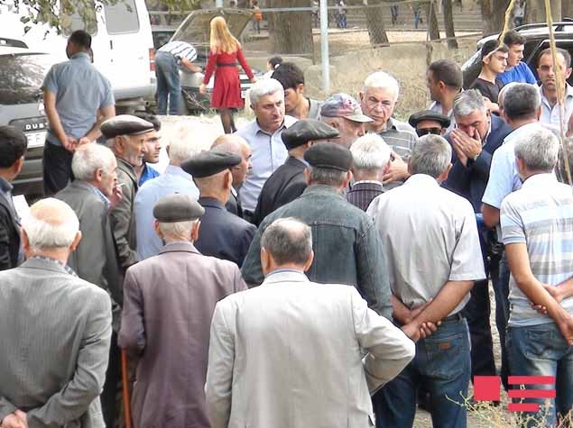  Marneulidə azərbaycanlılar ayağa qalxdı 