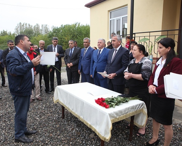 Müharibə əlilləri və şəhid ailələrinə 24 ev verildi 
