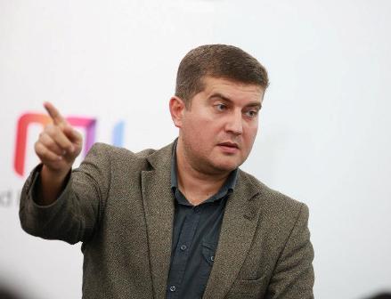 Erkin Qədirlinin namizədliyi qeydə alındı 