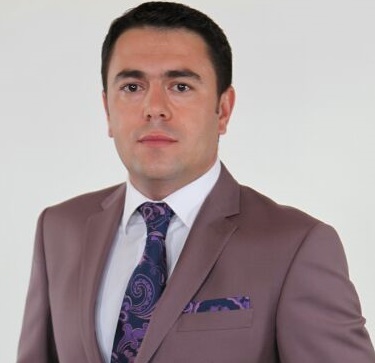 Mətbuat katibindən deputata CAVAB: “Problem arakəsmələrdə deyil, bizim sürücülərdədir”