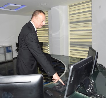 Prezidentdən məmurlara XƏBƏRDARLIQ - FOTO 