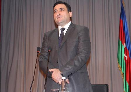 Rektor tələbələrin  suallarını cavablandırdı