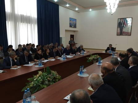 Nazir rəisi işdən çıxardı  - FOTO