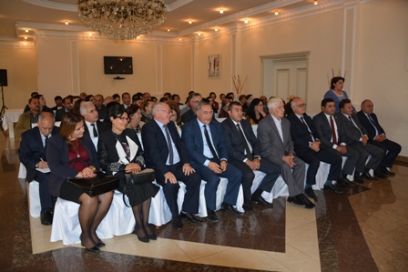 Rauf Əliyev seçicilərlə görüşlərini davam etdirir - FOTO