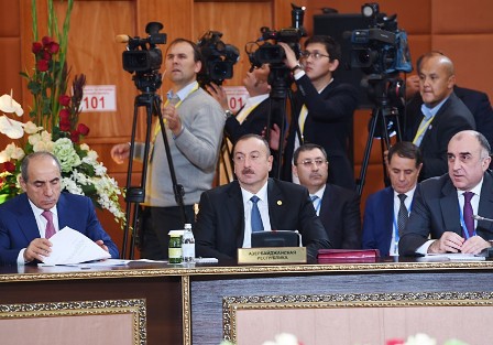 İlham Əliyevdən Putinin valyuta siyasətinə DƏSTƏK 