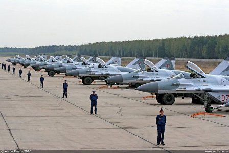 Rusiya aviasiyası Suriyaya yeni zərbələr endirdi: 45 nəfər öldü