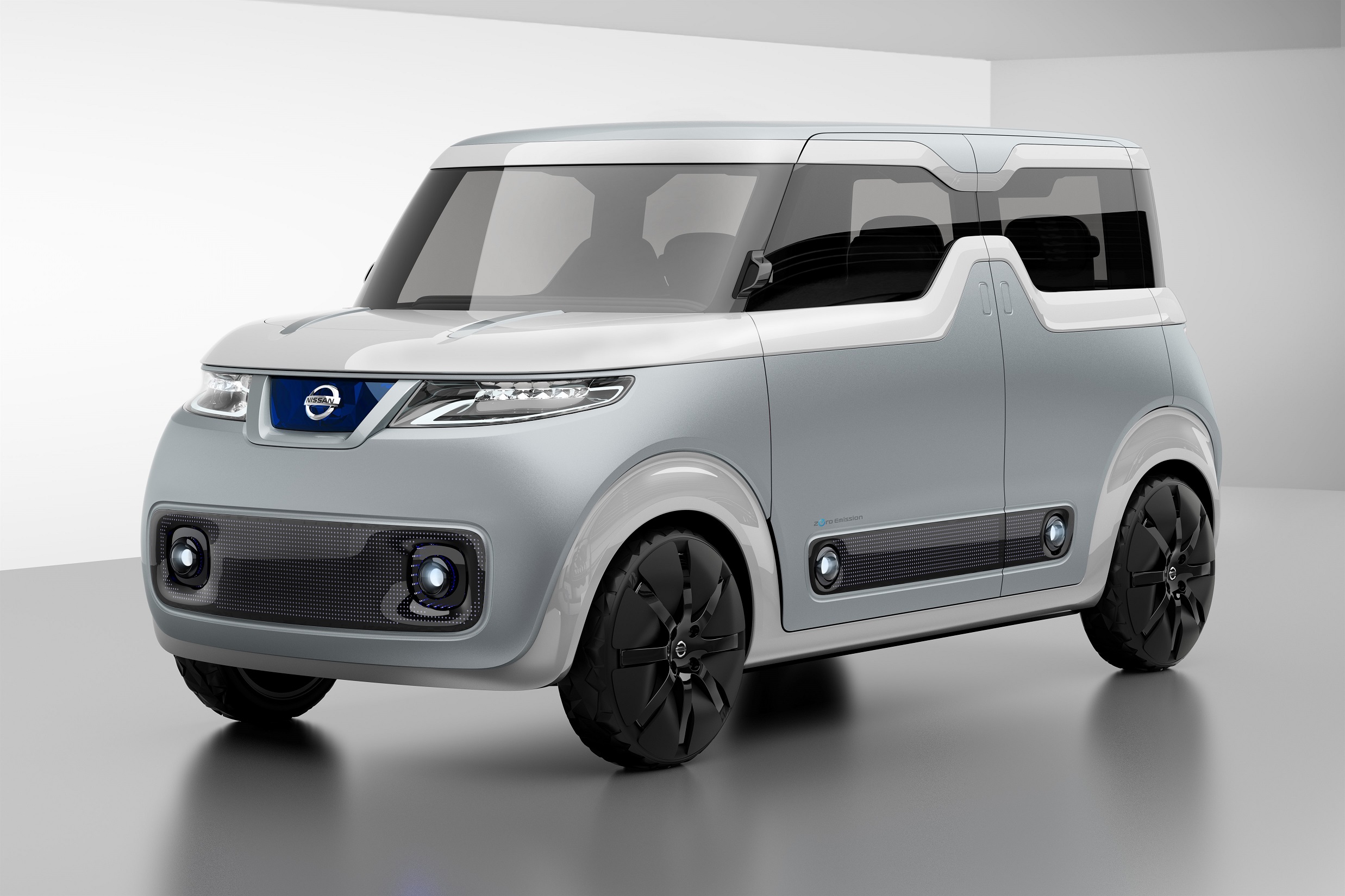 Tokio Avtomobil Şousunda Nissan stendi