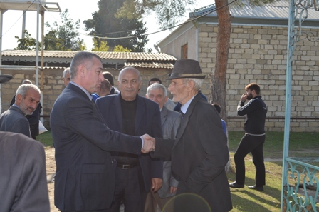 Rafael  Cəbrayılov seçicilərlə görüşlərini davam etdirir - FOTOLAR